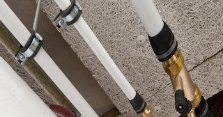 Замена труб водоснабжения в квартире: цена от 2060 руб. - СантехДомГль